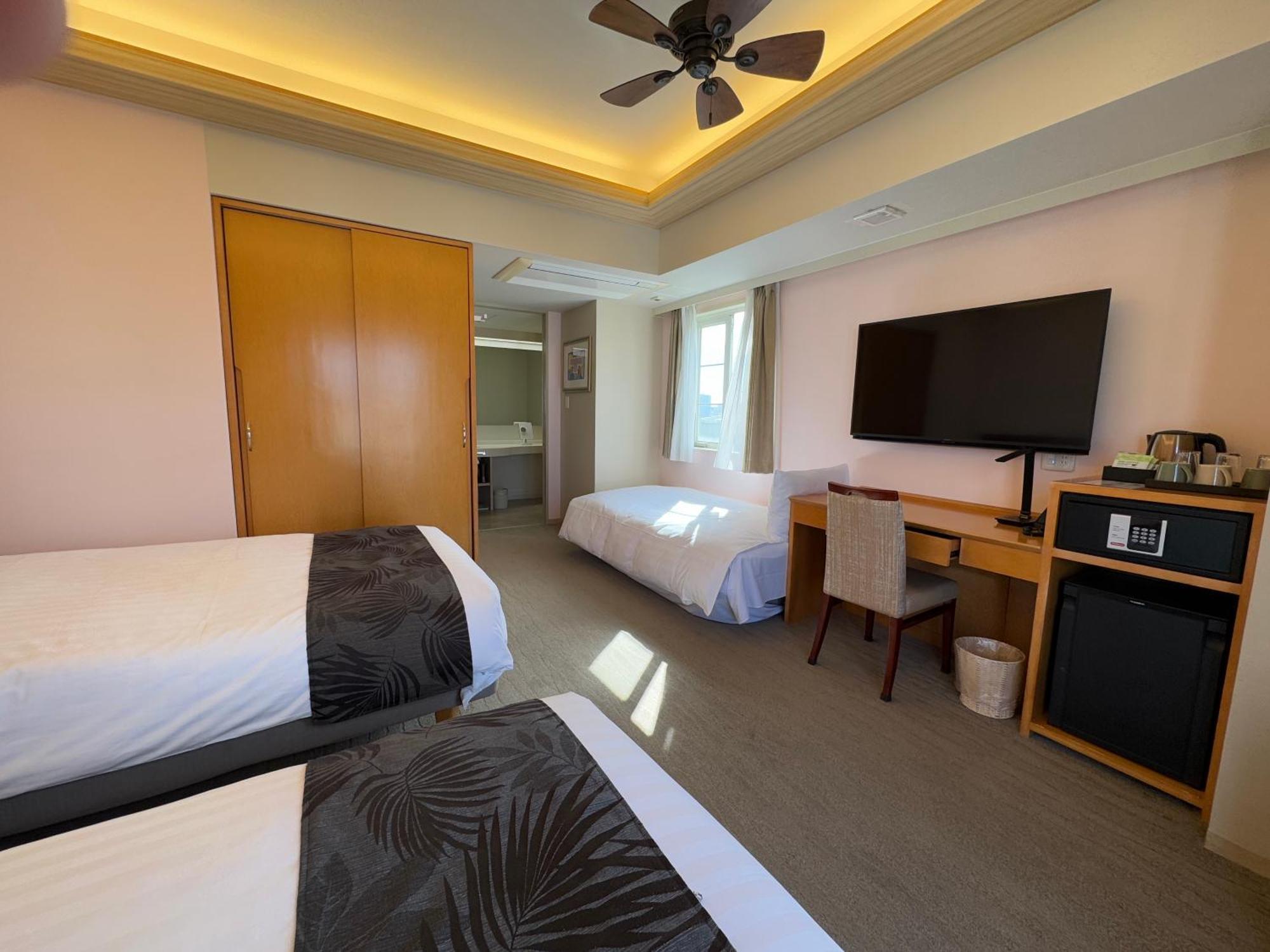 Hotel Palm Royal Naha Kokusai Street Екстериор снимка